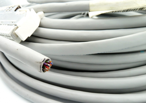 HVT-Kabel 25m 24 DA SIVAPAC auf open end OSBiz X8 & HiPath 3800 L30251-U600-A439 NEU